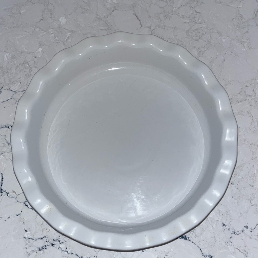 Beautiful Pier 1 Imports Scalloped pie dish